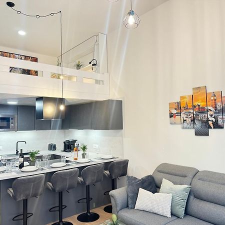 Free Parking - Cozy Apartment Near Vysehrad Railway Bridge Prag Exteriör bild