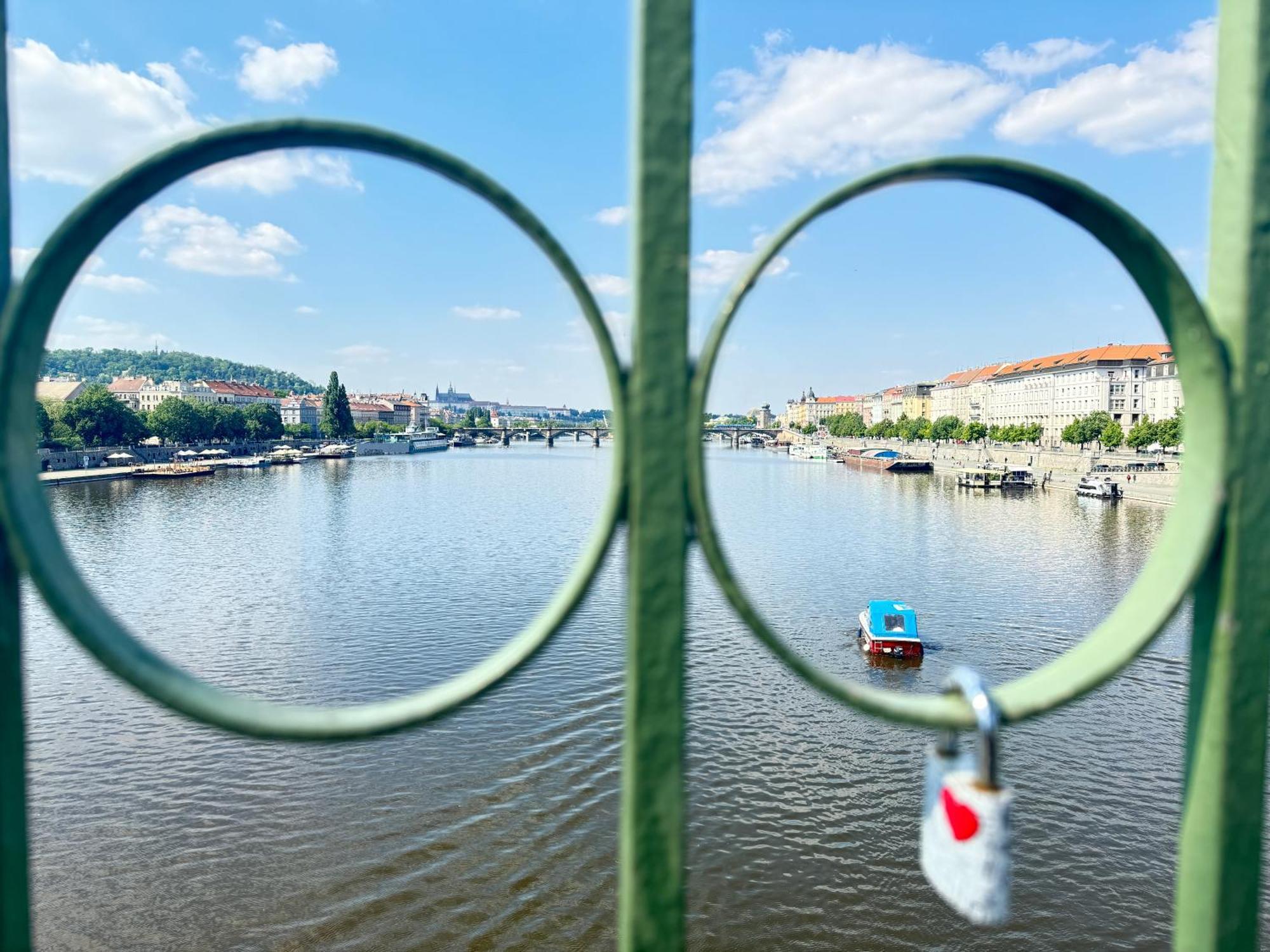 Free Parking - Cozy Apartment Near Vysehrad Railway Bridge Prag Exteriör bild