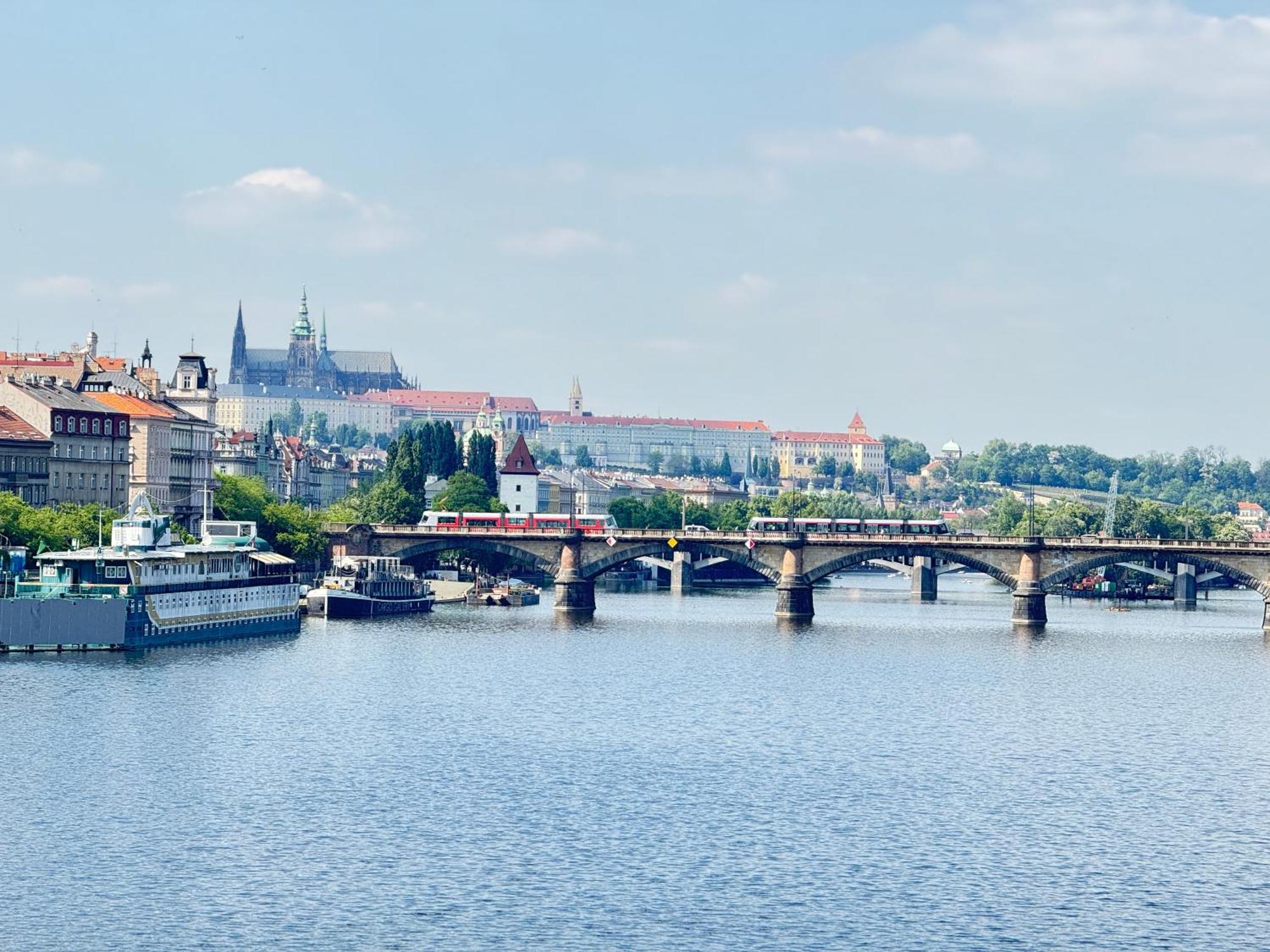 Free Parking - Cozy Apartment Near Vysehrad Railway Bridge Prag Exteriör bild